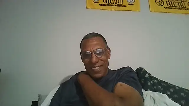 swimmer2496 online show from May 23, 1:44 am