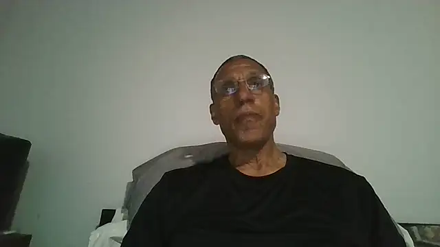 swimmer2496 online show from June 6, 12:49 am