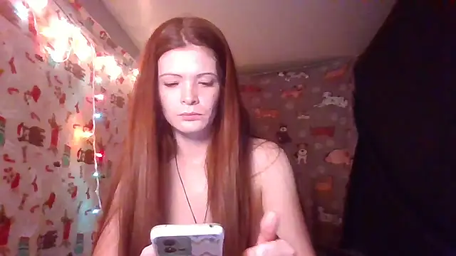 Snapshot of RidingHoodRed chatting on January 19, 7:01 am RidingHoodRed online show from January 19, 7:01 am
