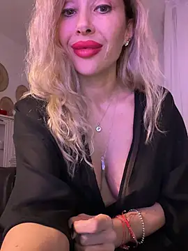 Snapshot of jenniferrein chatting on March 2, 3:30 pm jenniferrein online show from March 2, 3:30 pm