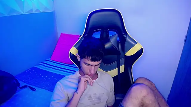 Snapshot of Akyra_latinn chatting on February 21, 4:30 pm Akyra latinn online show from February 21, 4:30 pm