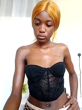 Snapshot of Silk_Hennessy chatting on February 5, 1:05 pm Silk Hennessy online show from February 5, 1:05 pm