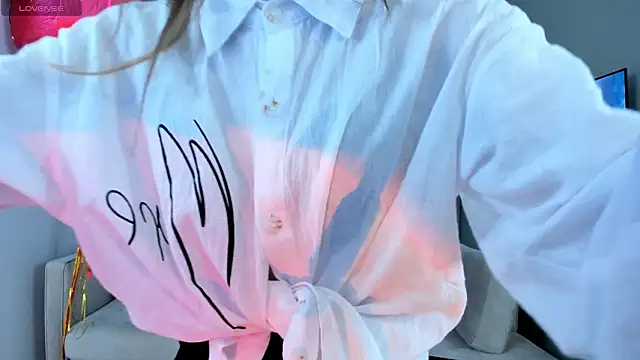 TreasaCrebs online show from February 10, 7:07 pm