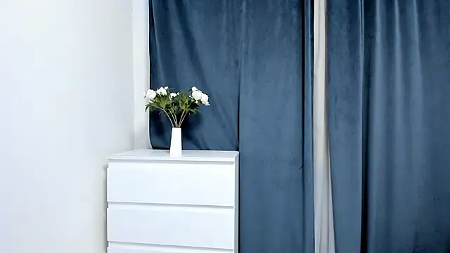 TreasaCrebs online show from February 26, 9:25 pm