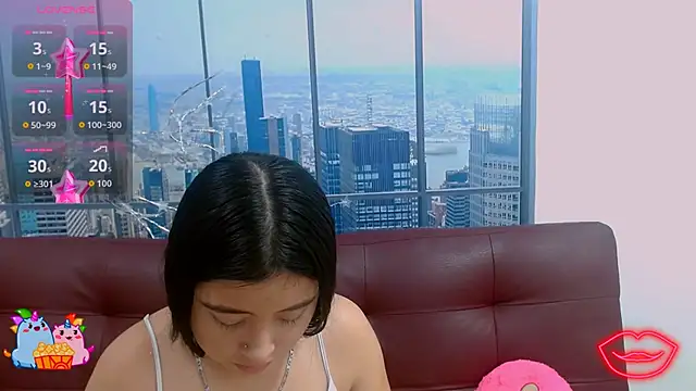 angelhotlatina18 online show from February 10, 11:47 am