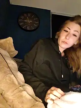 dewimp1 online show from March 22, 6:55 pm