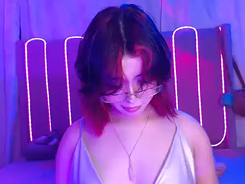 Snapshot of Raven_Goth8 chatting on February 24, 4:43 am Raven Goth8 online show from February 24, 4:43 am