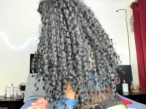 Snapshot of YourDreamReal chatting on February 16, 11:34 pm YourDreamReal online show from February 16, 11:34 pm