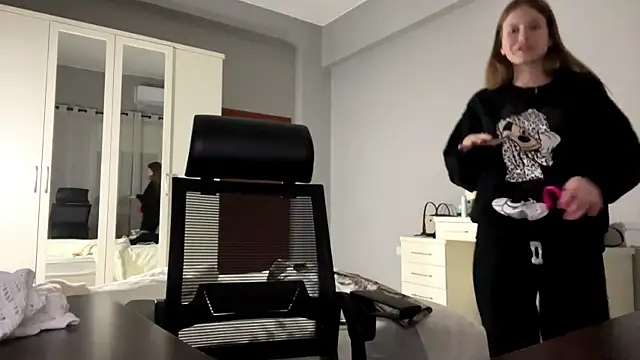 Iuckystar19 online show from March 26, 5:40 pm