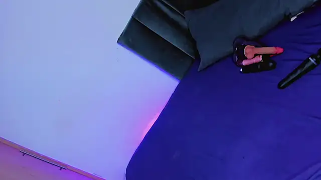 zaff kinny online show from April 12, 5:56 am