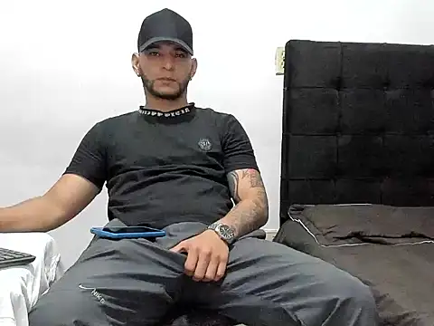 Snapshot of Tiger_job chatting on February 5, 11:31 pm Tiger job online show from February 5, 11:31 pm