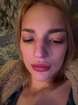 Snapshot of SashaPri chatting on February 18, 8:05 pm SashaPri online show from February 18, 8:05 pm