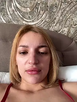 Snapshot of SashaPri chatting on February 20, 1:22 pm SashaPri online show from February 20, 1:22 pm