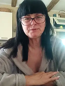 Snapshot of AliceSwan57 chatting on May 22, 4:41 am AliceSwan57 online show from May 22, 4:41 am