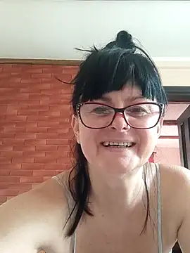 Snapshot of AliceSwan57 chatting on June 8, 5:52 am AliceSwan57 online show from June 8, 5:52 am