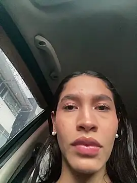 JuliaaVega online show from February 13, 12:01 pm