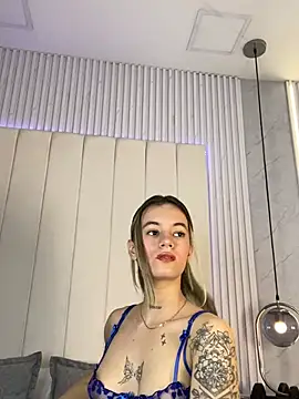 JuliaColemann online show from March 18, 12:08 pm