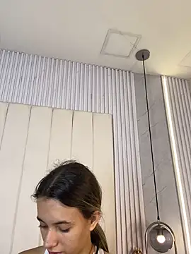 JuliaColemann online show from May 24, 11:59 am