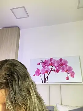 JuliaColemann online show from May 30, 12:02 pm