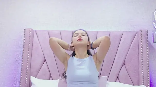 Snapshot of RoxanaAngel chatting on February 2, 11:53 am RoxanaAngel online show from February 2, 11:53 am