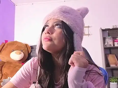 Snapshot of BadKittyy chatting on February 6, 6:51 am BadKittyy online show from February 6, 6:51 am