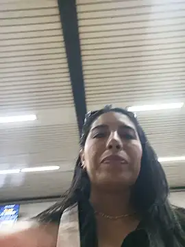 Snapshot of LizaLorini chatting on June 14, 11:40 pm LizaLorini online show from June 14, 11:40 pm