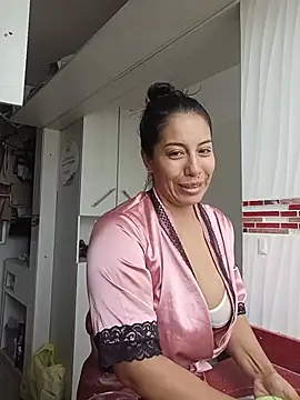 Snapshot of LizaLorini chatting on July 9, 2:21 pm LizaLorini online show from July 9, 2:21 pm