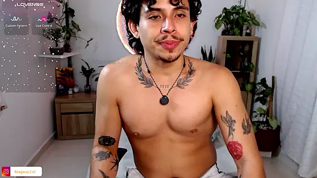 Snapshot of Magnuz_Col chatting on February 21, 5:52 am Magnuz Col online show from February 21, 5:52 am