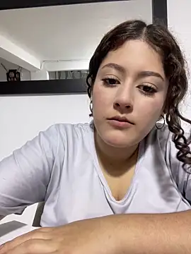 lizzy luminair online show from February 26, 12:53 am