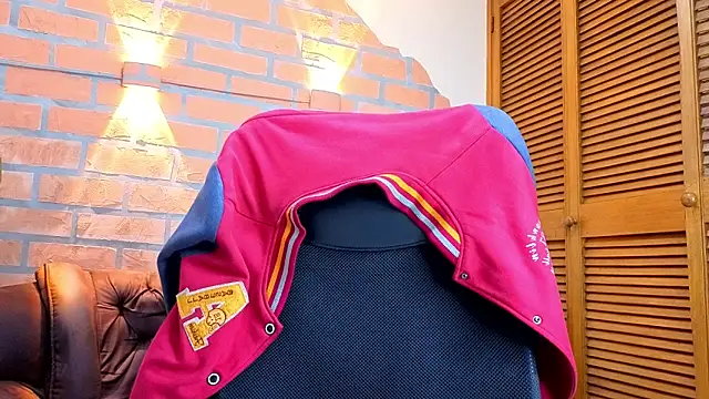 Snapshot of mister_eithan chatting on February 20, 2:41 am mister eithan online show from February 20, 2:41 am