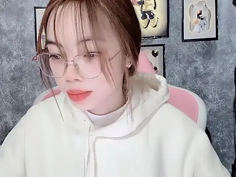 Suki 99 online show from February 3, 6:40 am