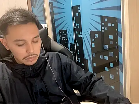 Snapshot of CORREAO chatting on March 1, 4:47 am CORREAO online show from March 1, 4:47 am