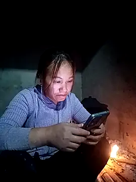 cutebobi online show from April 1, 11:00 am