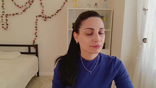 LovelyBeatrice online show from April 11, 11:03 am