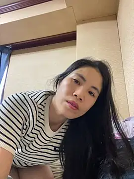 Snapshot of Keola_kwad chatting on February 27, 10:21 pm Keola kwad online show from February 27, 10:21 pm