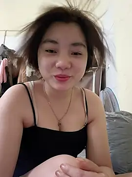 Snapshot of Pinks_cool chatting on June 24, 8:35 am Pinks cool online show from June 24, 8:35 am