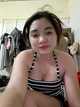 Snapshot of Pinks_cool chatting on August 3, 2:33 pm Pinks cool online show from August 3, 2:33 pm