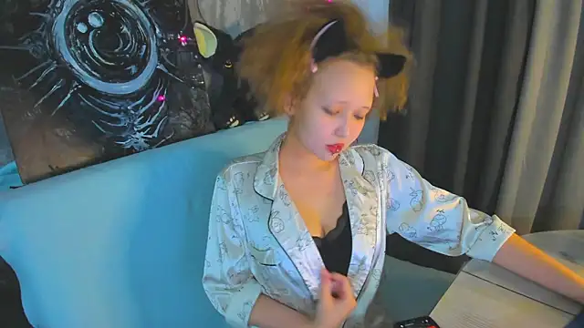 Snapshot of Senya_Sol chatting on May 8, 10:59 pm Senya Sol online show from May 8, 10:59 pm