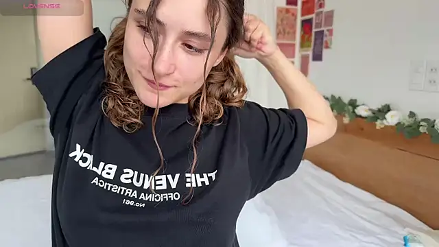 cutiemari online show from April 12, 4:50 am