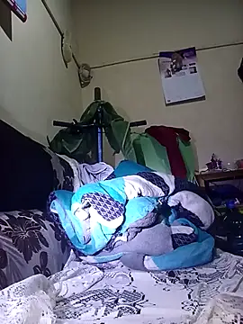 Snapshot of Blueberry23cupcake chatting on February 17, 1:13 am Blueberry23cupcake online show from February 17, 1:13 am