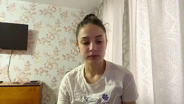 Snapshot of PagedLard chatting on February 24, 6:44 am PagedLard online show from February 24, 6:44 am