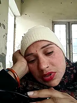 Snapshot of Cute-karisma1234 chatting on February 3, 3:59 am Cute-karisma1234 online show from February 3, 3:59 am