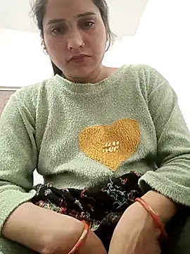 Snapshot of Cute-karisma1234 chatting on February 3, 4:56 pm Cute-karisma1234 online show from February 3, 4:56 pm