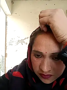 Snapshot of Cute-karisma1234 chatting on February 11, 2:16 am Cute-karisma1234 online show from February 11, 2:16 am