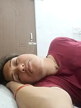 Snapshot of Cute-karisma1234 chatting on February 20, 9:15 pm Cute-karisma1234 online show from February 20, 9:15 pm