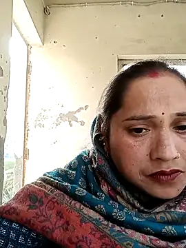 Snapshot of Cute-karisma1234 chatting on February 24, 3:04 am Cute-karisma1234 online show from February 24, 3:04 am