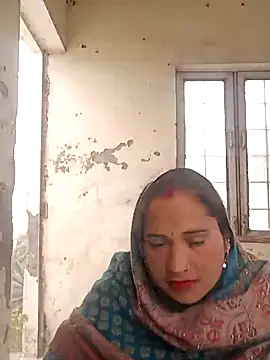 Snapshot of Cute-karisma1234 chatting on February 26, 2:10 am Cute-karisma1234 online show from February 26, 2:10 am