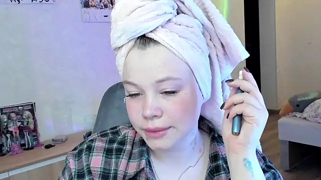Lulu Di online show from June 18, 8:46 pm