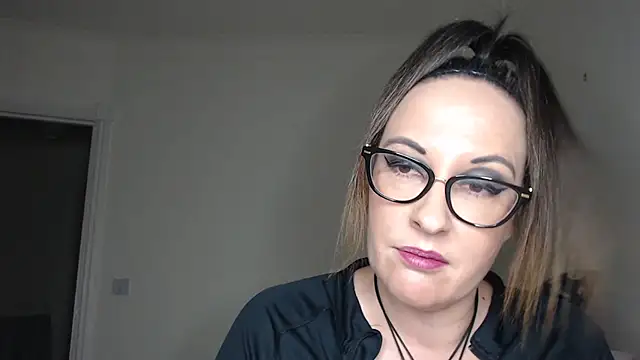 Snapshot of PsychicDominatrix chatting on January 31, 7:11 pm PsychicDominatrix online show from January 31, 7:11 pm