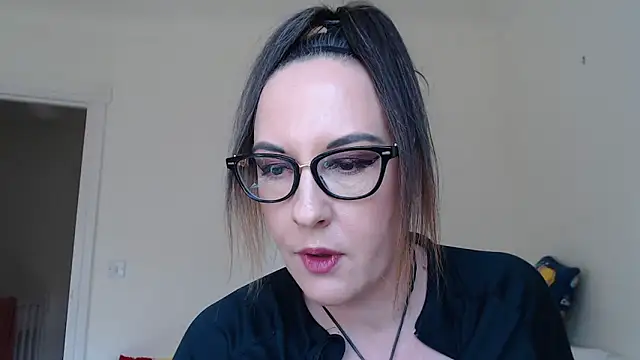 Snapshot of PsychicDominatrix chatting on March 27, 2:06 pm PsychicDominatrix online show from March 27, 2:06 pm
